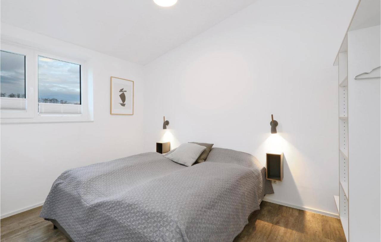 2 Bedroom Awesome Home In Lembruch-Duemmer See Kültér fotó